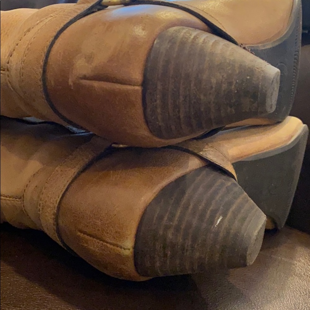 Boots - Picture 7 of 10